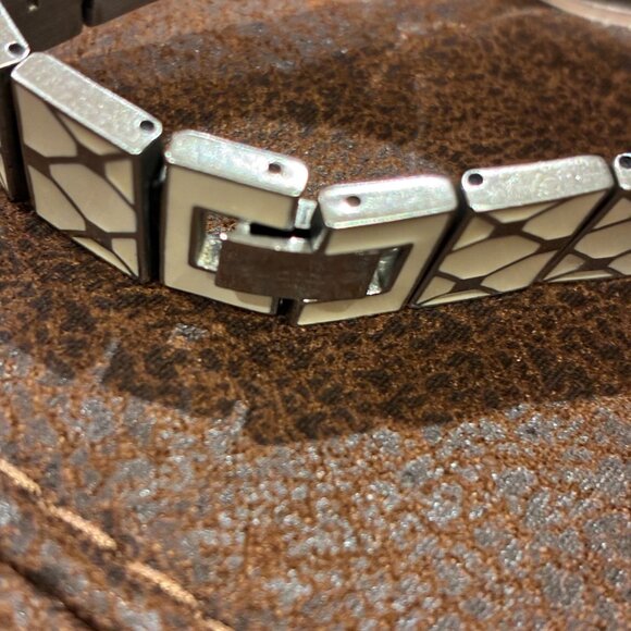 Swatch Watch Flat Silver Face with White Silver Band & Clasp - Picture 9 of 14